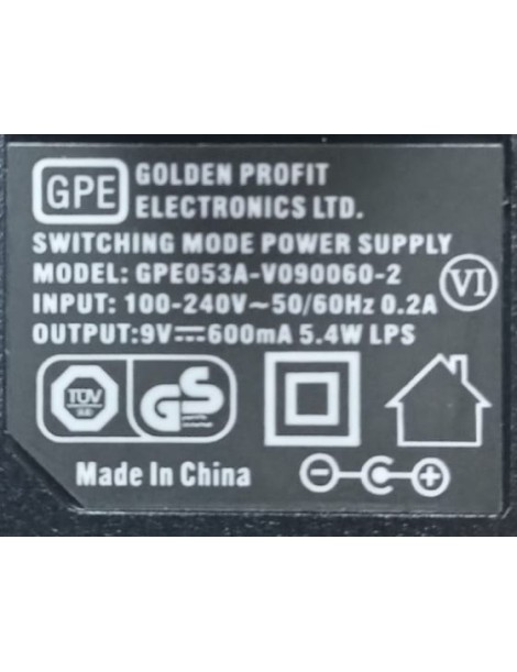 FUENTE DE ALIMENTACIÓN DC9V 600 mA + dentro, - fuera